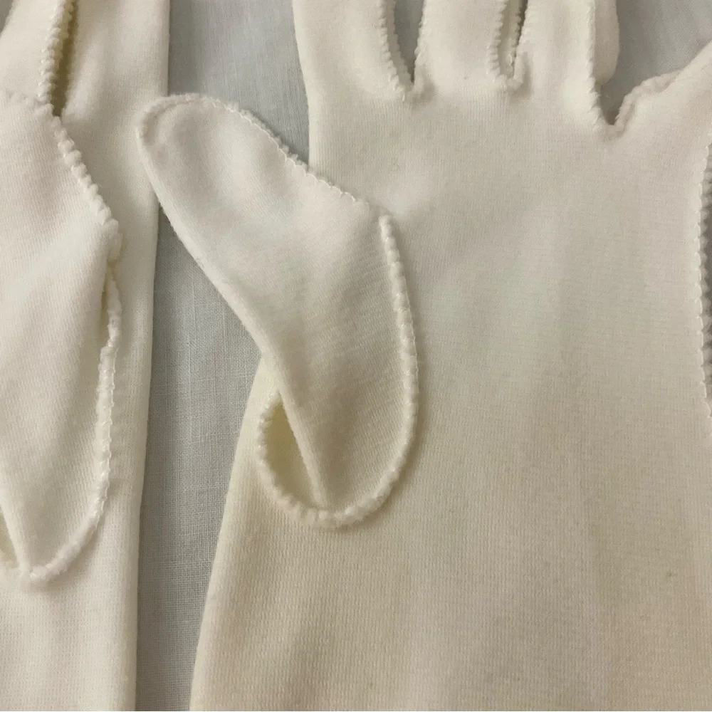 Vintage Girls Ivory/Cream Gloves c1960s